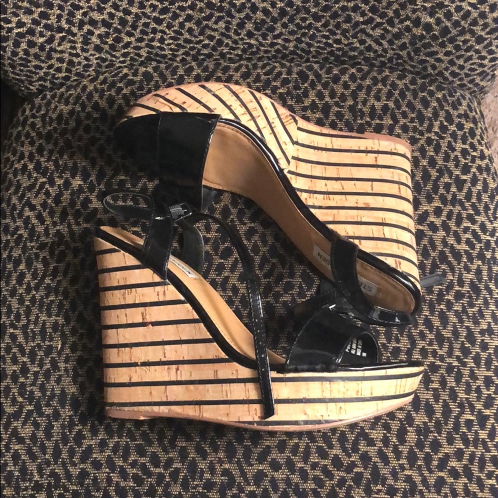 Shoes - Picture 3 of 4